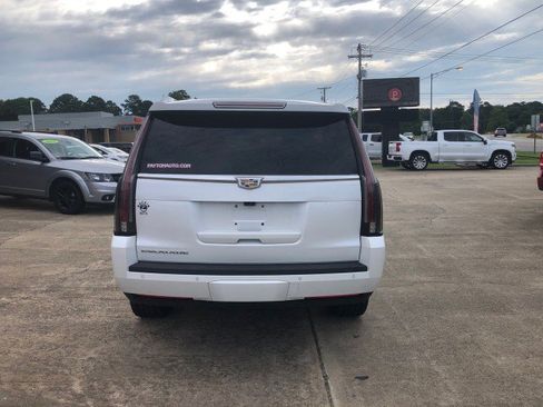 Used 2019 Cadillac Escalade Premium Luxury AWD/4WD image 4