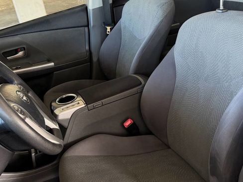 Used 2014 Toyota Prius V Two image 12