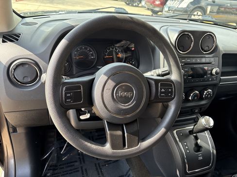 Used 2017 Jeep Patriot Sport w/ Power Value Group FWD image 18