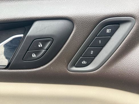 Used 2017 GMC Acadia Denali w/ Technology Package image 9