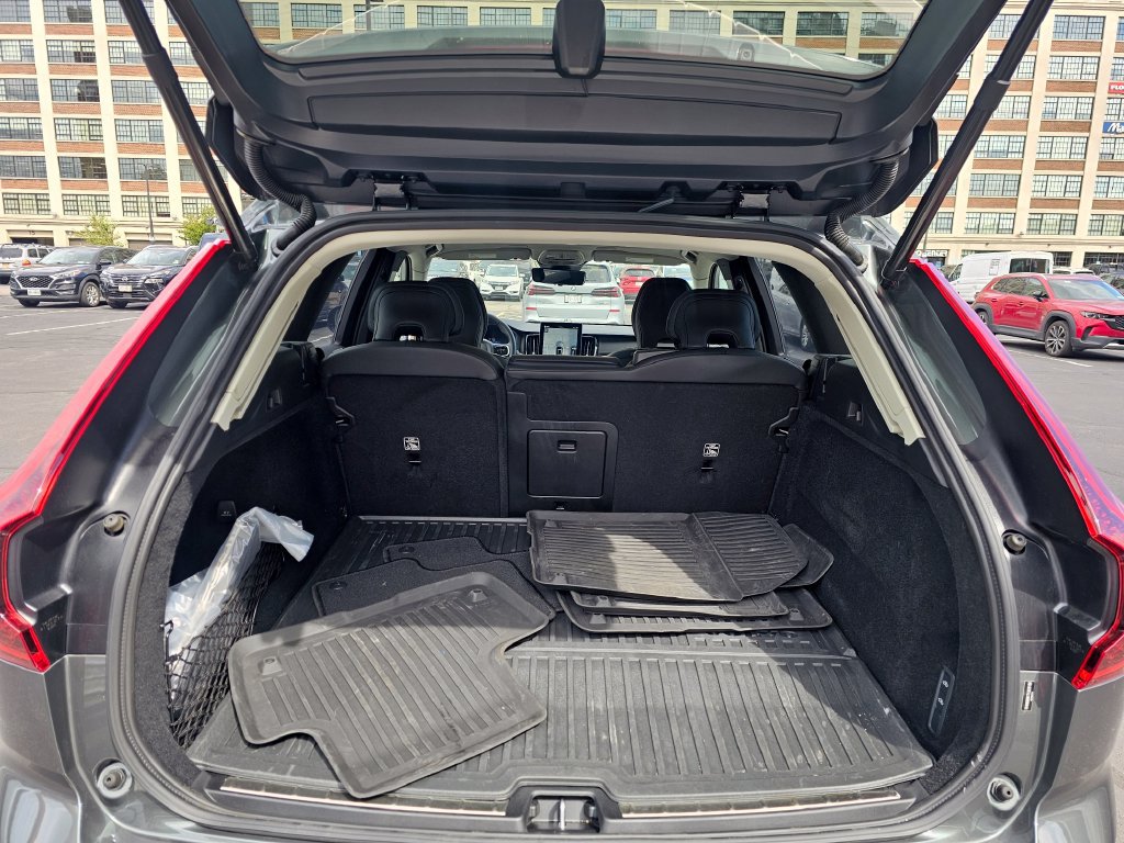 Certified 2026 Volvo XC60 T8 Ultra AWD/4WD image 33