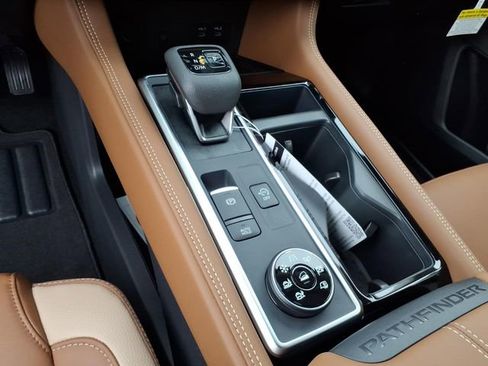 New 2026 Nissan Pathfinder Platinum image 14