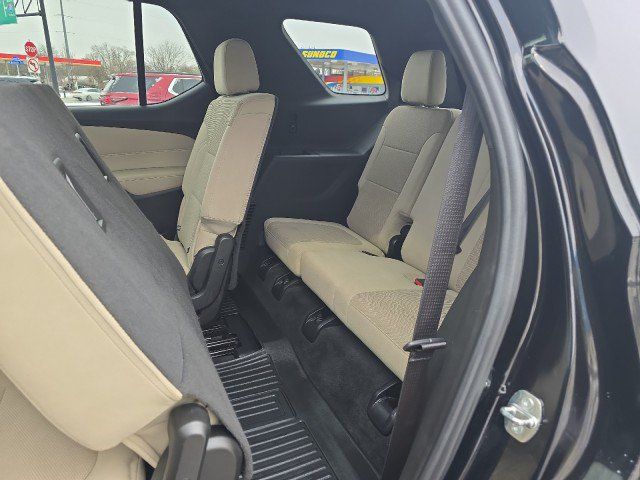 Used 2023 Chevrolet Traverse LS FWD image 31