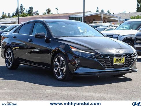 Certified 2023 Hyundai Elantra Limited FWD image 5