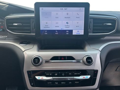 Used 2023 Ford Explorer XLT w/ Equipment Group 202A AWD/4WD image 31