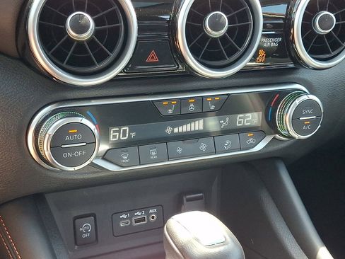 Certified 2025 Nissan Sentra SR w/ SR Premium Package FWD image 19
