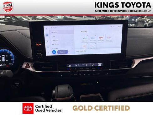 Used 2025 Toyota Sienna XLE Woodland Edition AWD/4WD image 22