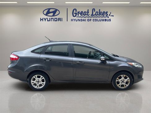 Used 2016 Ford Fiesta SE image 6