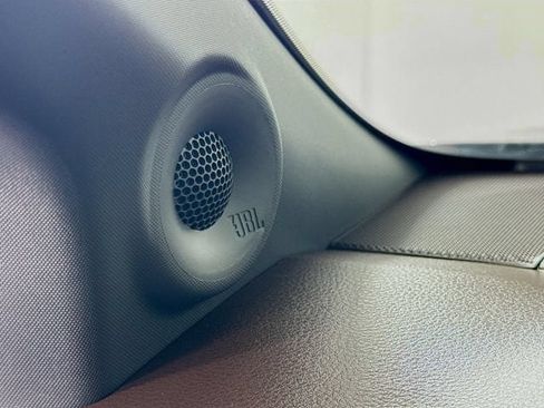 Certified 2023 Toyota Sienna Platinum FWD image 21