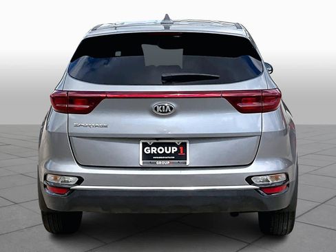 Used 2022 Kia Sportage LX image 5