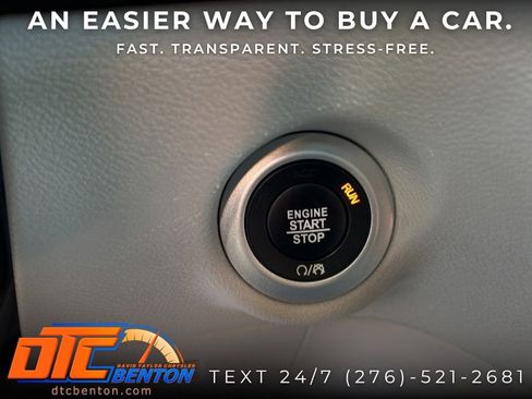 Used 2023 Chrysler Voyager LX FWD image 18