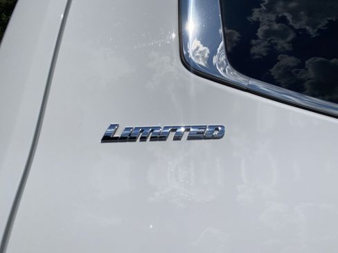 Used 2025 Toyota Tundra Limited AWD/4WD image 54