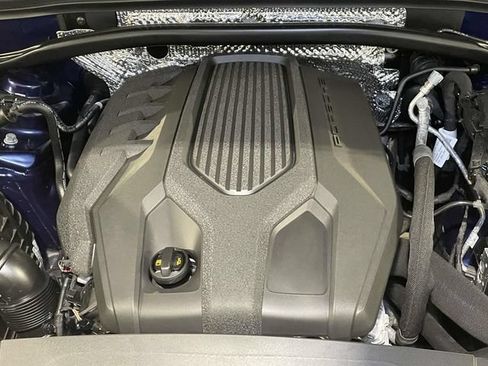 Certified 2026 Porsche Macan Turbo AWD/4WD image 15