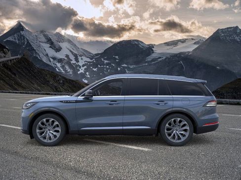 New 2026 Lincoln Aviator AWD image 3