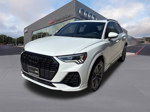 Certified 2025 Audi Q3 2.0T Premium w/ Convenience Package image 1
