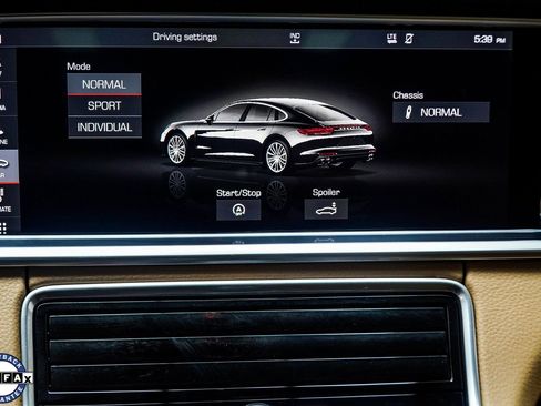 Used 2018 Porsche Panamera RWD image 23