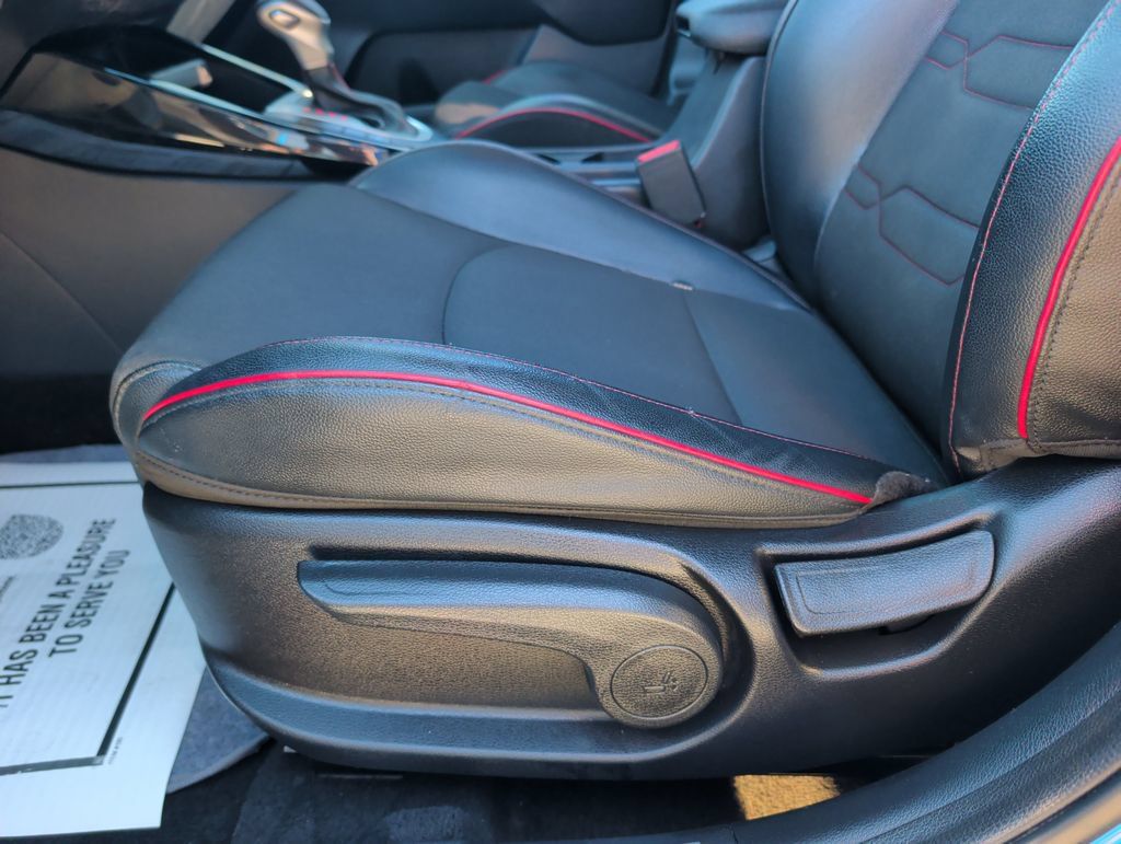 Used 2022 Kia Forte GT w/ GT Technology Package FWD image 9