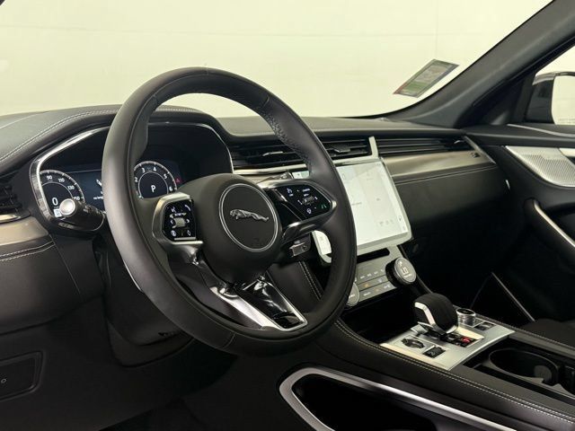Used 2026 Jaguar F-PACE R-Dynamic S AWD/4WD image 43
