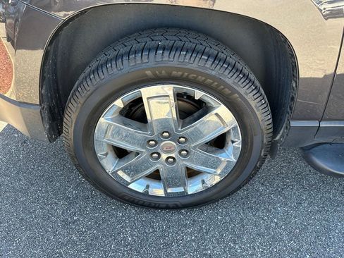 Used 2017 GMC Acadia Limited SLT image 4