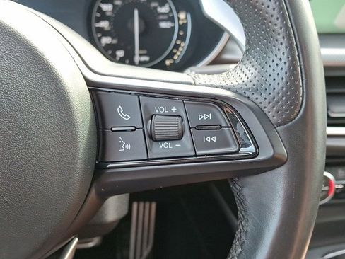 Used 2022 Alfa Romeo Stelvio Veloce image 27