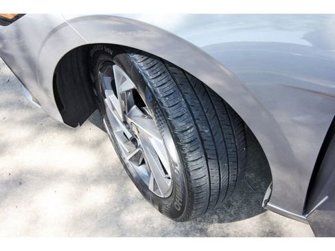 Used 2025 Hyundai Elantra SEL FWD image 31