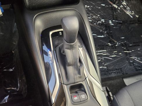 Used 2021 Toyota Corolla LE image 20