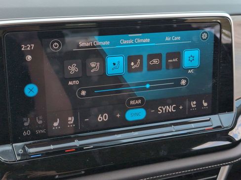 Used 2025 Volkswagen Atlas SE image 21