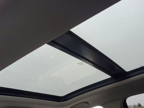 Certified 2023 Cadillac XT4 Luxury image 29