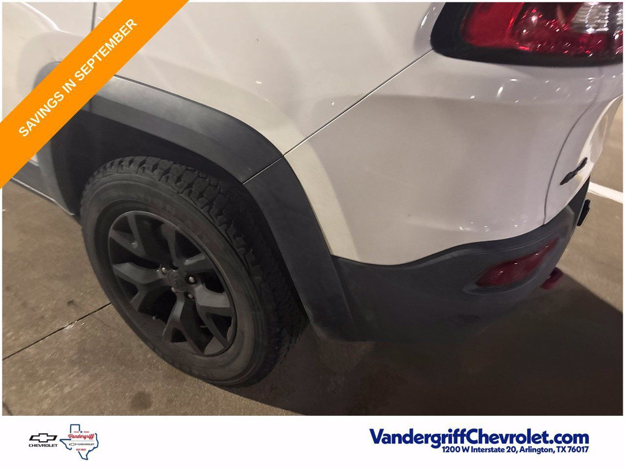 Used 2017 Jeep Cherokee Trailhawk w/ Cold Weather Group AWD/4WD image 10
