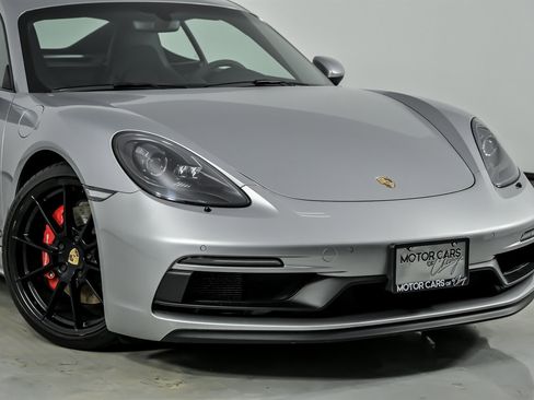 Used 2022 Porsche 718 Cayman GTS image 3