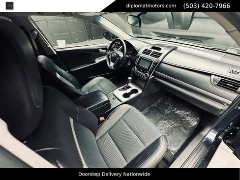 Used 2013 Toyota Camry SE FWD image 19