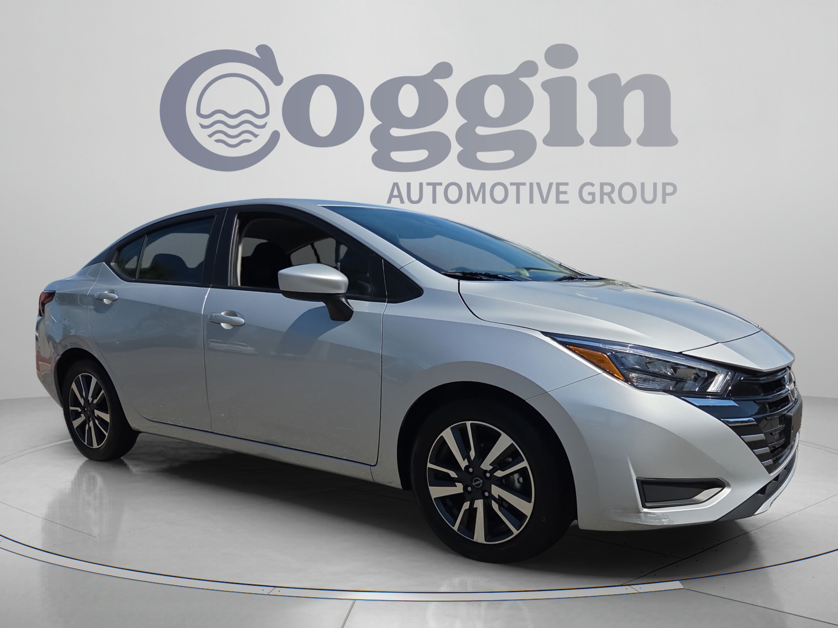 Used 2025 Nissan Versa SV FWD image 7