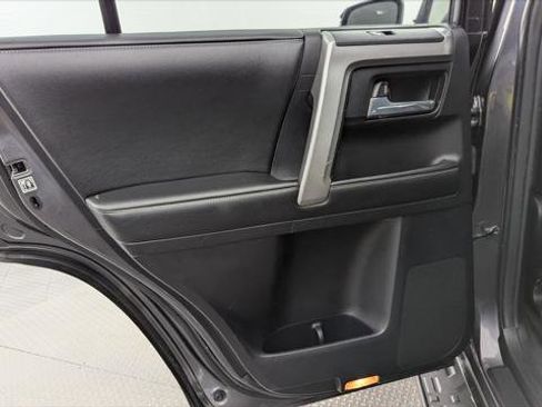 Used 2014 Toyota 4Runner Limited image 12