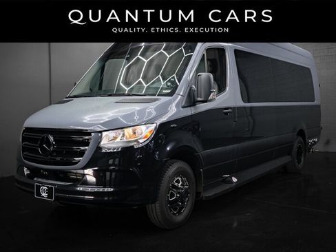 Used 2022 Mercedes-Benz Sprinter 3500 image 1