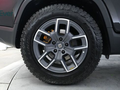 Used 2022 Rivian R1T Launch Edition image 21