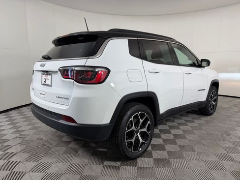 Used 2025 Jeep Compass Limited AWD/4WD image 8