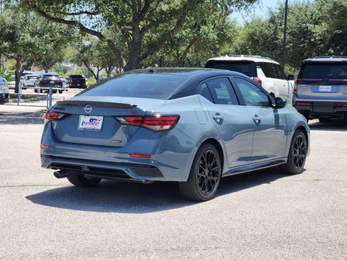 New 2025 Nissan Sentra SR w/ Midnight Edition image 4