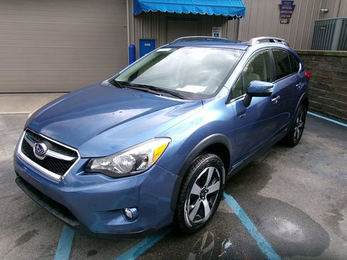 Used 2015 Subaru Crosstrek Touring image 1