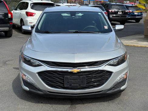 Used 2022 Chevrolet Malibu LT FWD image 2