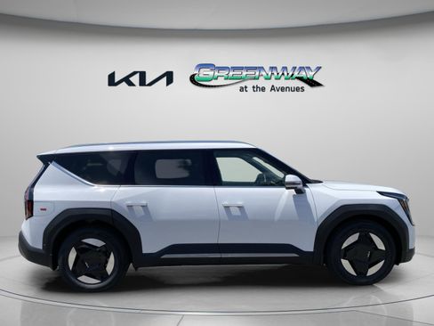 New 2026 Kia EV9 Wind image 5