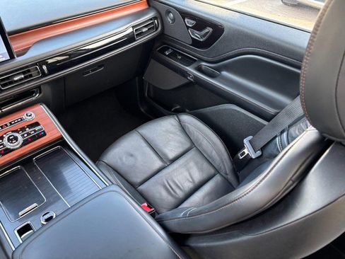 Used 2023 Lincoln Aviator Reserve AWD/4WD image 15
