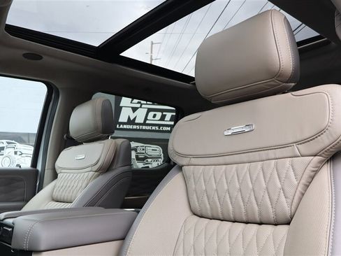 Used 2025 Ford F350 Platinum w/ Platinum Plus Package AWD/4WD image 21