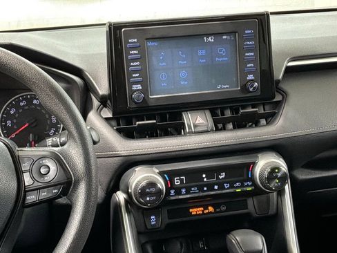 Used 2019 Toyota RAV4 XLE w/ Carpet Mat Package AWD/4WD image 13