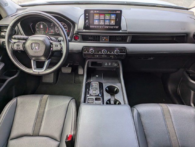 Used 2025 Honda Pilot Touring image 17