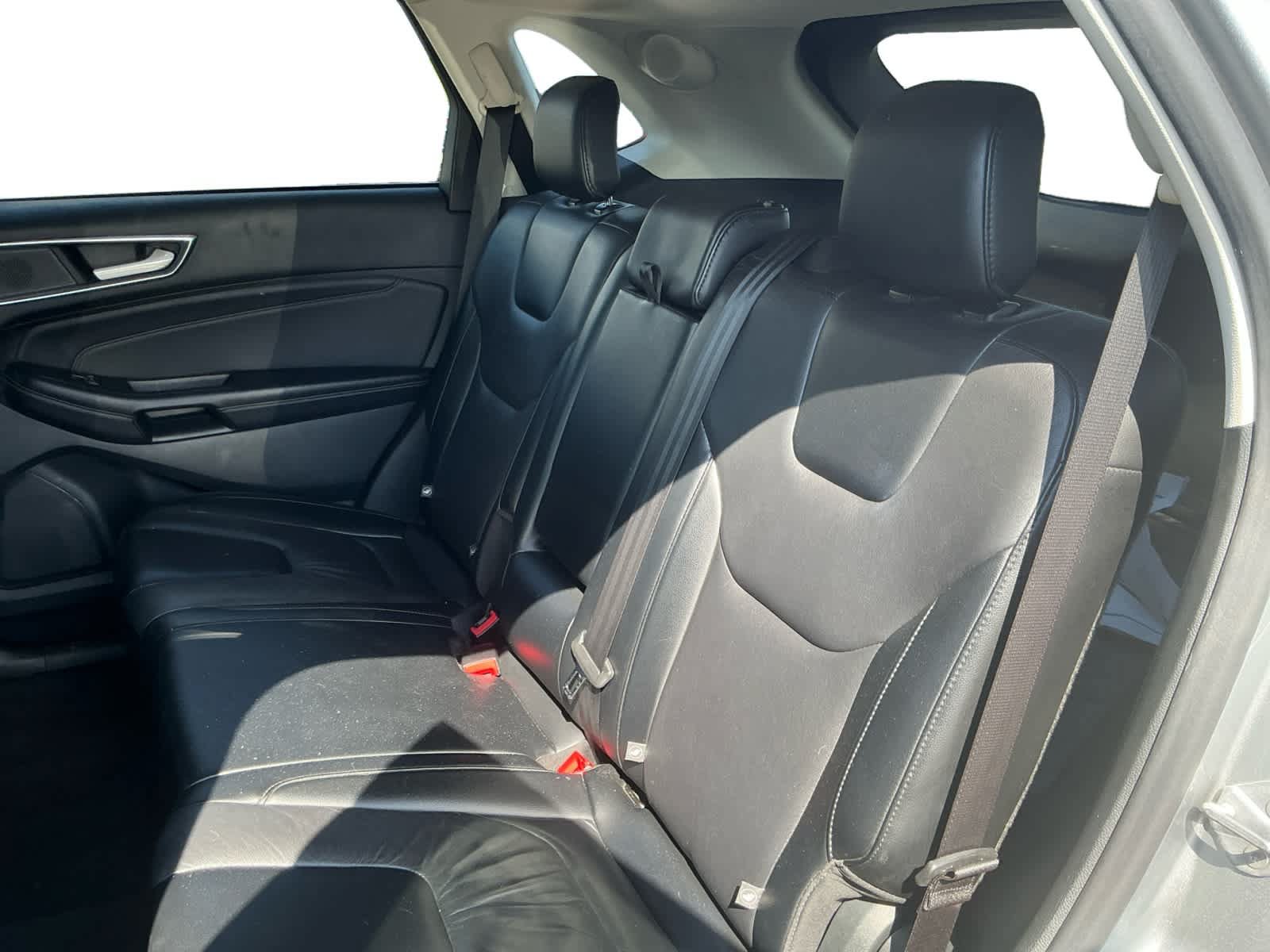Used 2022 Ford Edge Titanium AWD/4WD image 13