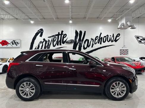 Used 2018 Cadillac XT5 Luxury w/ Driver Awareness Package FWD image 6