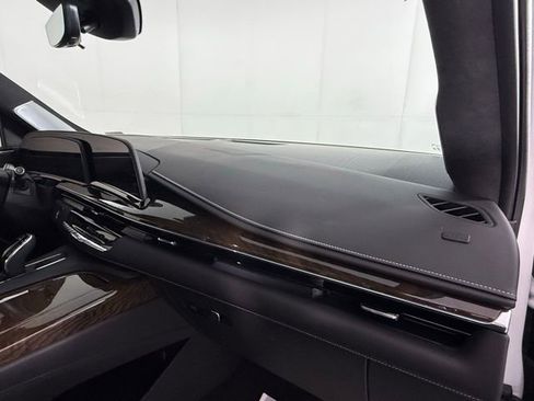 Certified 2024 Cadillac Escalade Sport Platinum w/ LPO, ONYX Package image 33