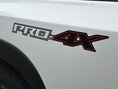 New 2026 Nissan Frontier PRO-4X w/ Pro-4x Convenience Package AWD/4WD image 33