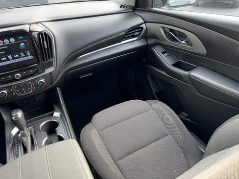 Used 2018 Chevrolet Traverse LT image 16