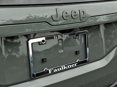 Used 2026 Jeep Cherokee Laredo AWD/4WD image 32